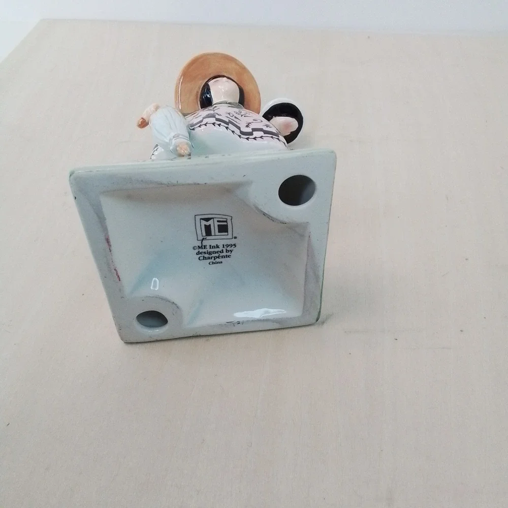 ME Ink Happy Birthday Girl Figurine‎ Holding Cake Umbrella 1995 Collectible